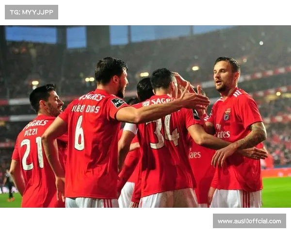 国际米兰赛季开局展现强劲进攻火力与稳固防守体系全面彰显争冠实力